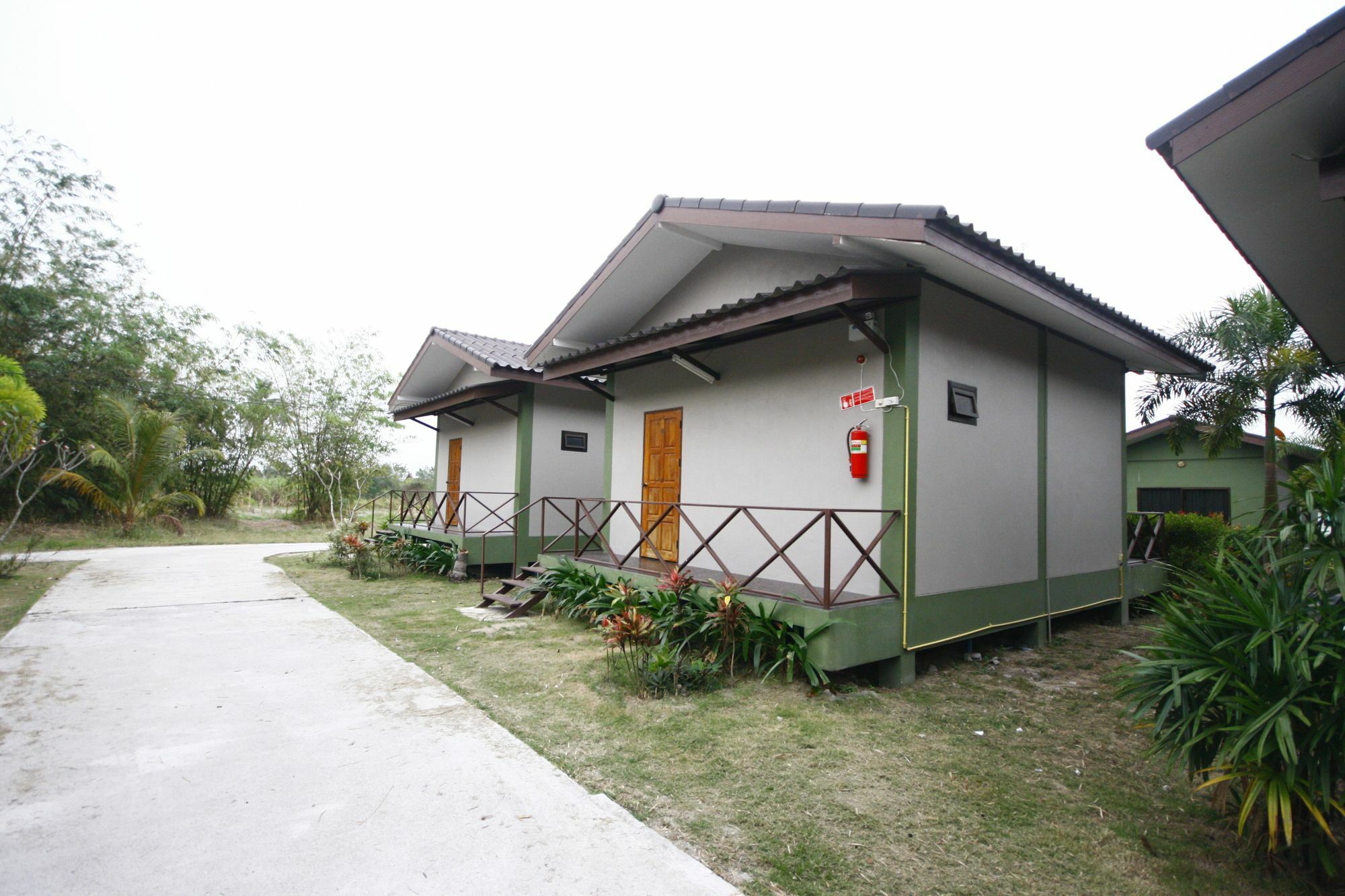 Long Lake Resort Чонбури Екстериор снимка